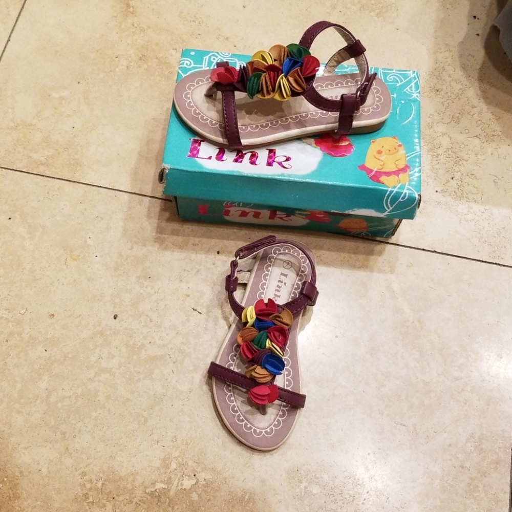 New girls sandal size 7